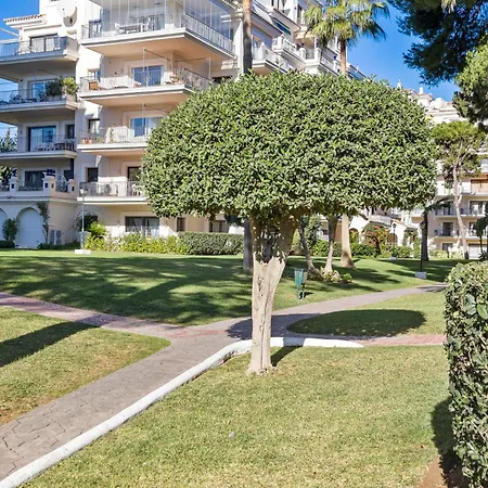 Atico En Puerto Banus Frente Al Mar Марбелья