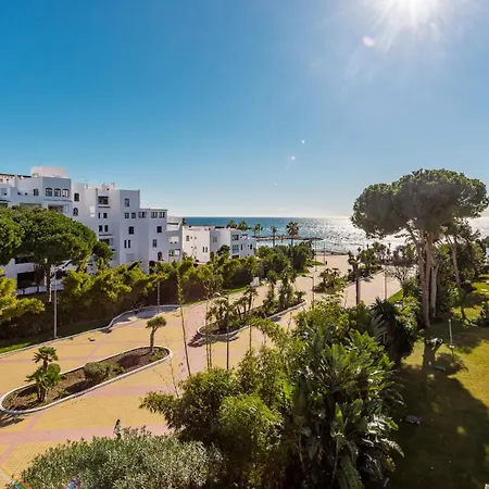 Atico En Puerto Banus Frente Al Mar Марбелья