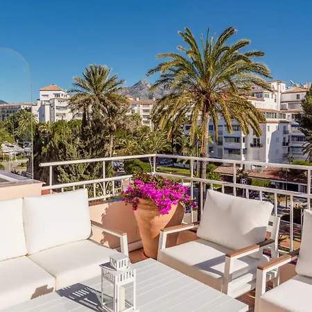 Atico En Puerto Banus Frente Al Mar Lägenhet