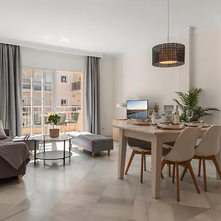 Atico En Puerto Banus Frente Al Mar Marbella