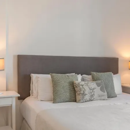 Atico En Puerto Banus Frente Al Mar Marbella