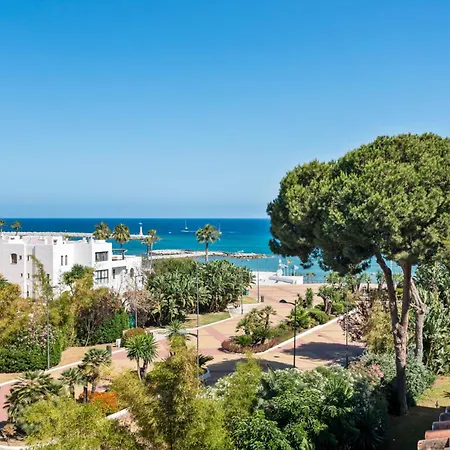 Atico En Puerto Banus Frente Al Mar