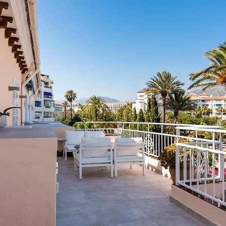 Atico En Puerto Banus Frente Al Mar Lägenhet *