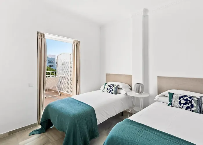 Atico En Puerto Banus Frente Al Mar 마르베야