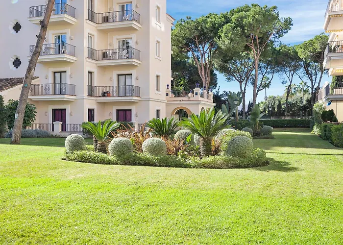 Atico En Puerto Banus Frente Al Mar 아파트 *