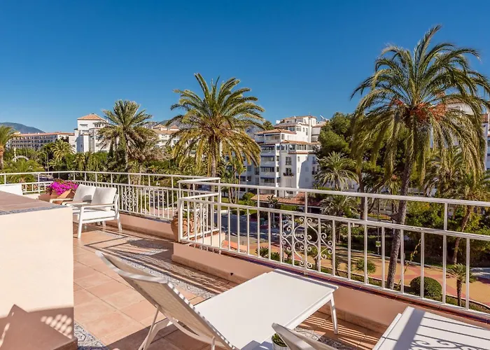 아파트 Atico En Puerto Banus Frente Al Mar 마르베야