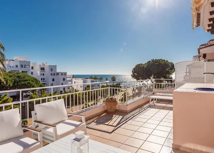 Atico En Puerto Banus Frente Al Mar