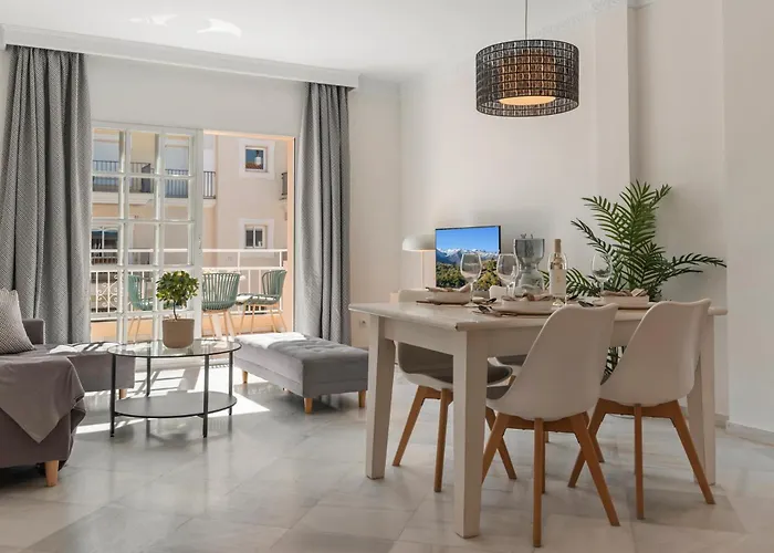 Atico En Puerto Banus Frente Al Mar 아파트 *