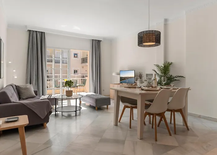 Atico En Puerto Banus Frente Al Mar 마르베야