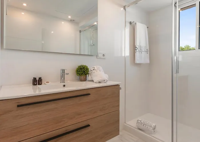 Atico En Puerto Banus Frente Al Mar