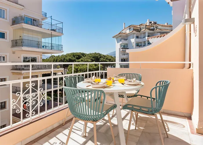 Atico En Puerto Banus Frente Al Mar 아파트