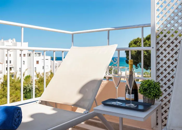 아파트 Atico En Puerto Banus Frente Al Mar 마르베야