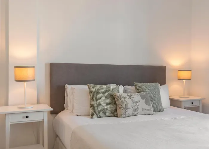 Atico En Puerto Banus Frente Al Mar 마르베야