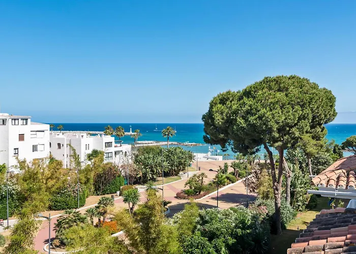 Atico En Puerto Banus Frente Al Mar