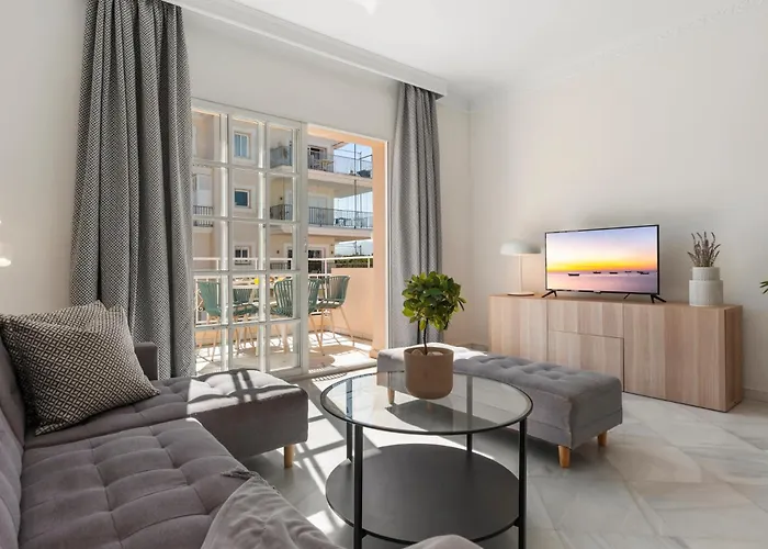 Atico En Puerto Banus Frente Al Mar 아파트