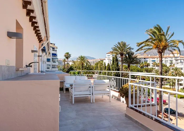 Atico En Puerto Banus Frente Al Mar 아파트 *