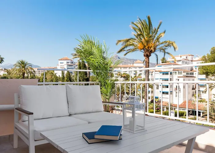 아파트 Atico En Puerto Banus Frente Al Mar 마르베야