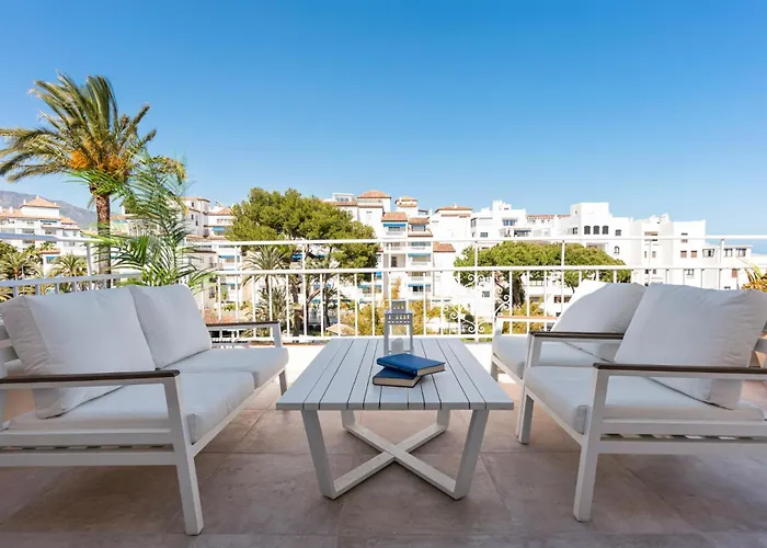 Atico En Puerto Banus Frente Al Mar 아파트